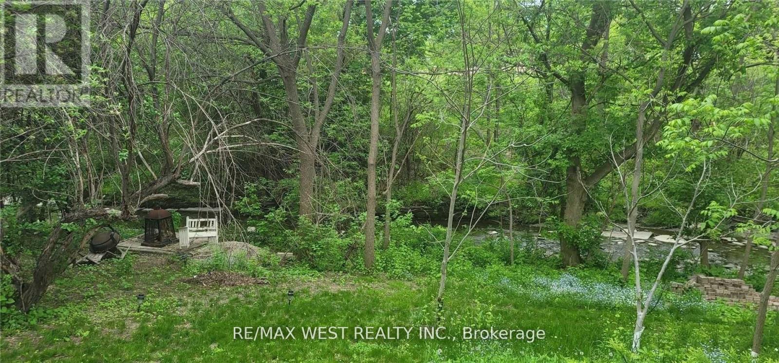 Upper - 51 Monterrey Drive, Toronto, Ontario  M9V 1S9 - Photo 22 - W12491780