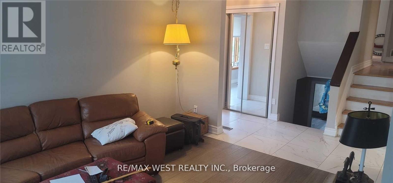 Upper - 51 Monterrey Drive, Toronto, Ontario  M9V 1S9 - Photo 9 - W12491780