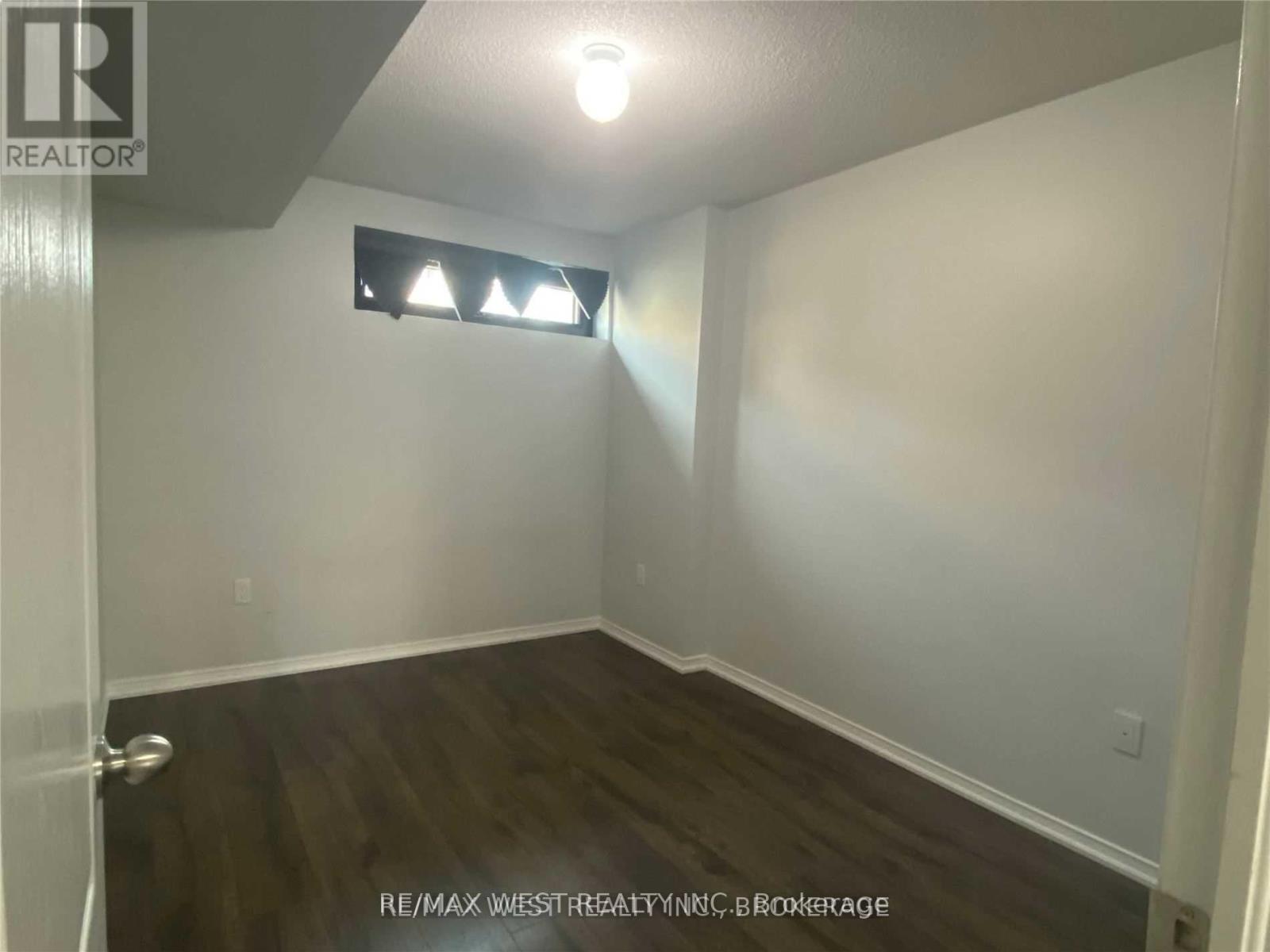 421 - 130 Widdicombe Hill Boulevard, Toronto, Ontario  M9R 4A6 - Photo 9 - W12491792