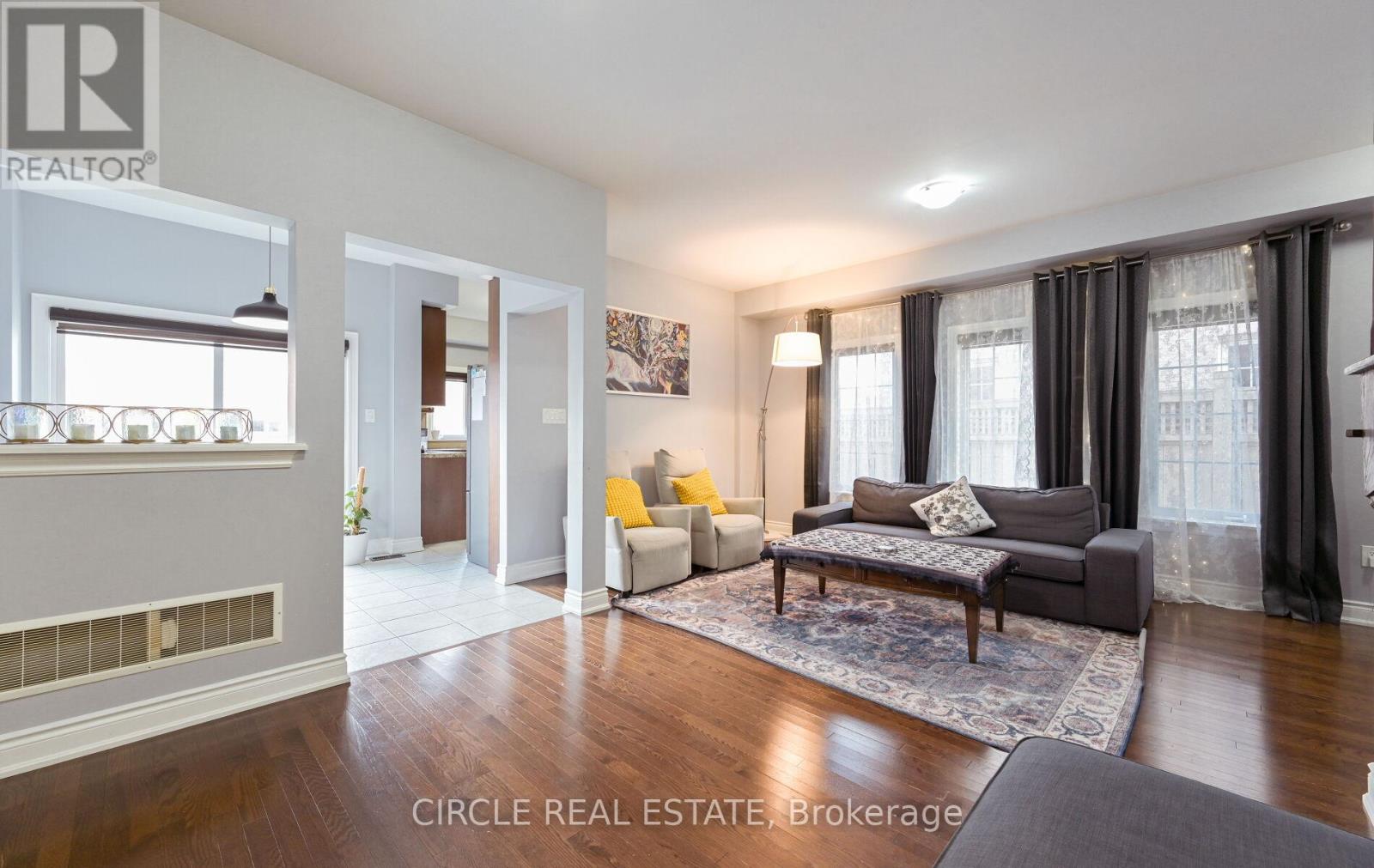 22 Brussels Avenue, Brampton, Ontario  L6Z 0A5 - Photo 6 - W12491806