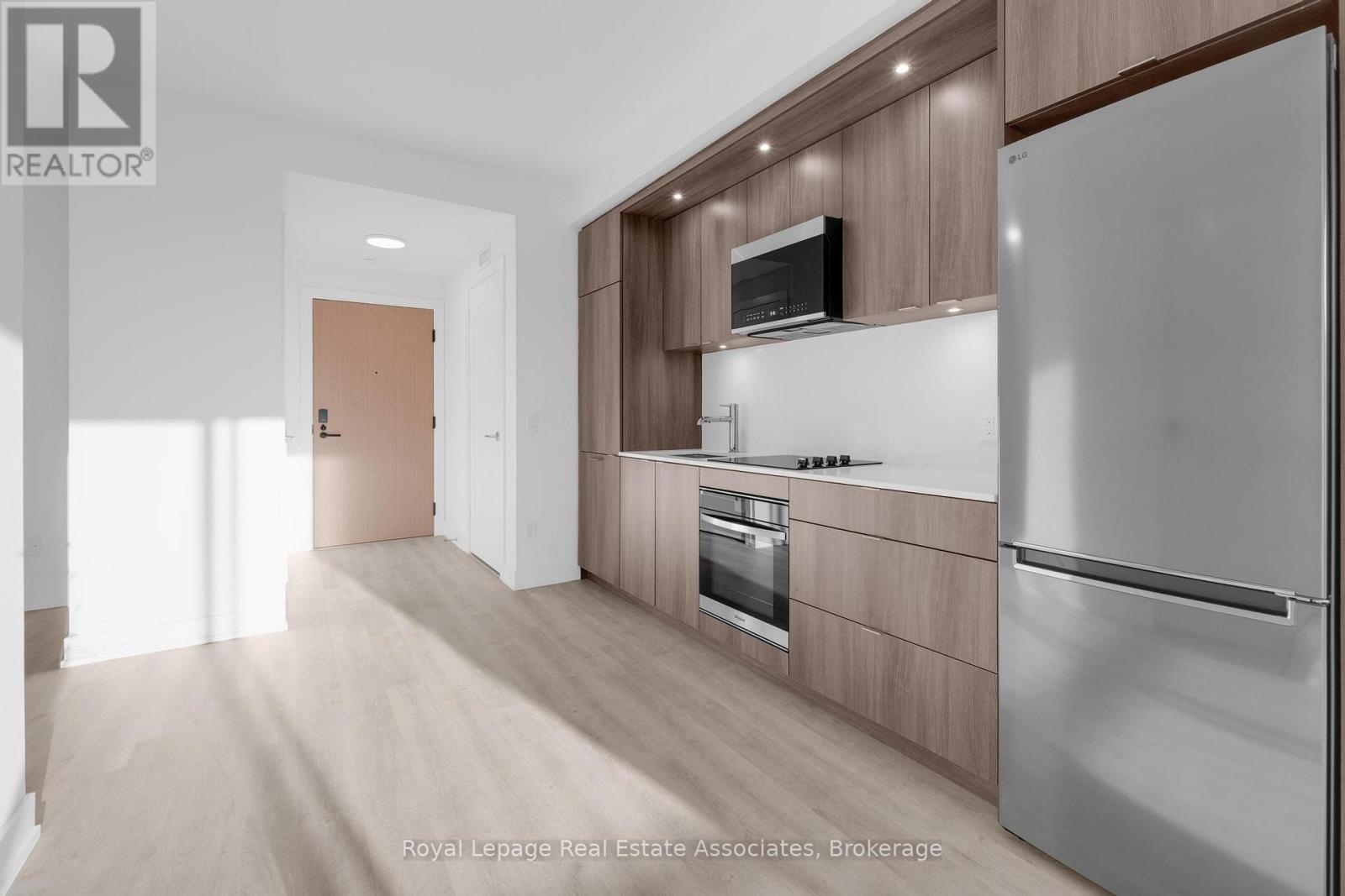 508 - 60 Central Park Roadway, Toronto, Ontario  M9A 0E6 - Photo 3 - W12491840