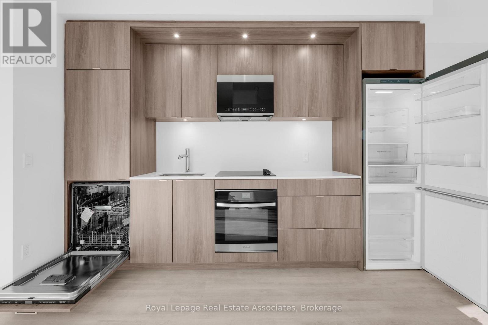 508 - 60 Central Park Roadway, Toronto, Ontario  M9A 0E6 - Photo 5 - W12491840