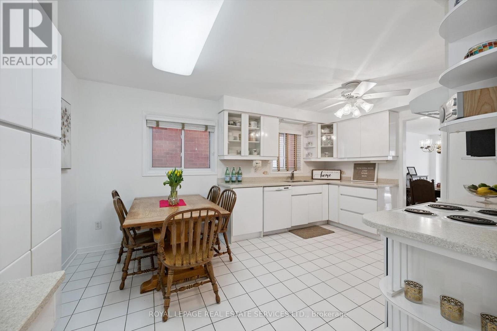 1468 Reeves Gate, Oakville, Ontario  L6M 3H3 - Photo 6 - W12491862