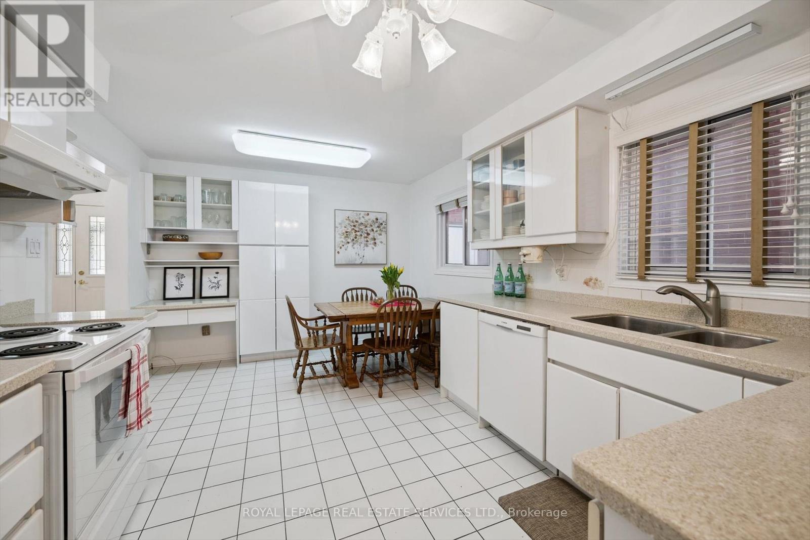 1468 Reeves Gate, Oakville, Ontario  L6M 3H3 - Photo 9 - W12491862