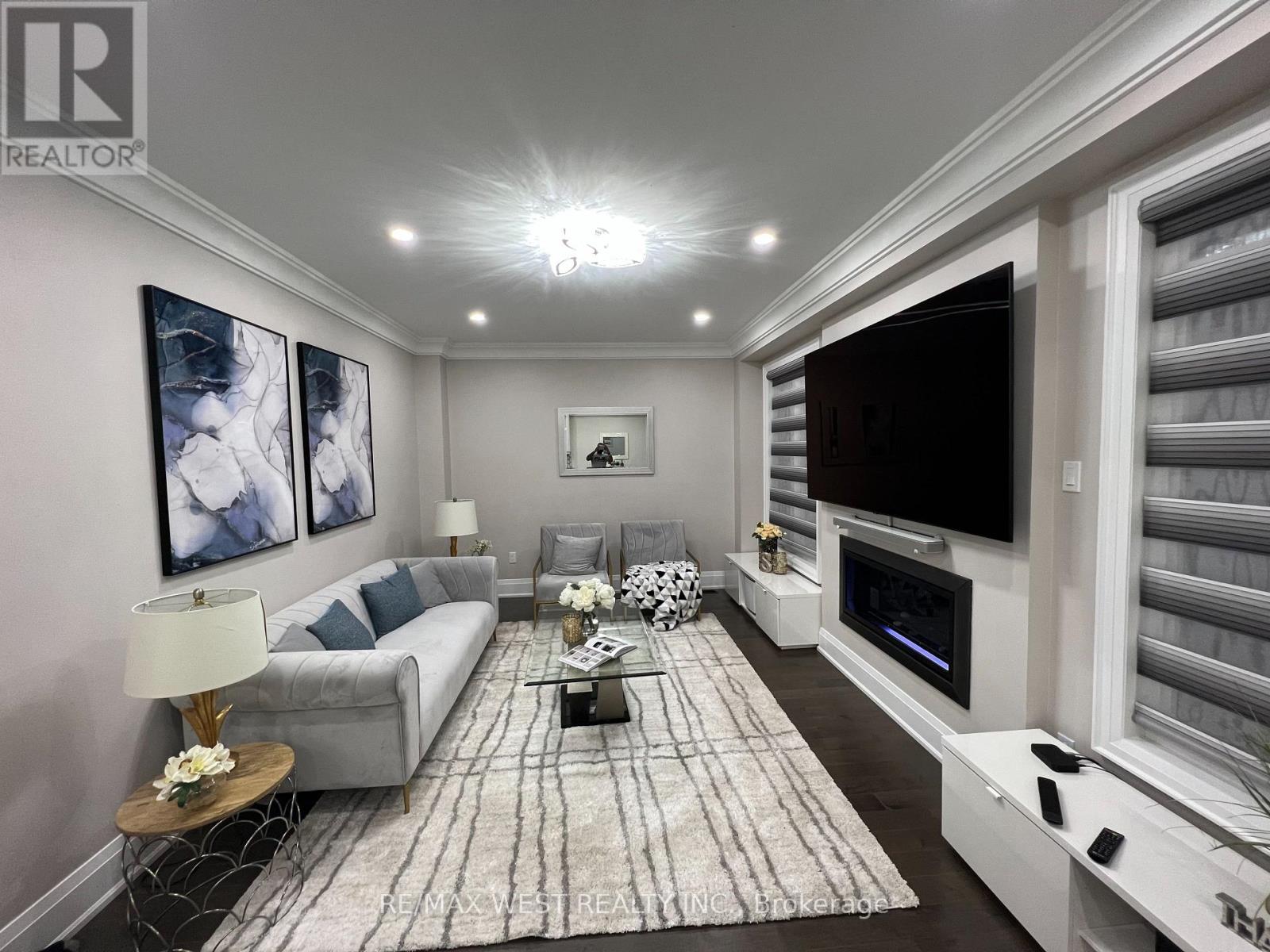 132 Russell Creek Drive, Brampton, Ontario  L6R 4B4 - Photo 3 - W12491894