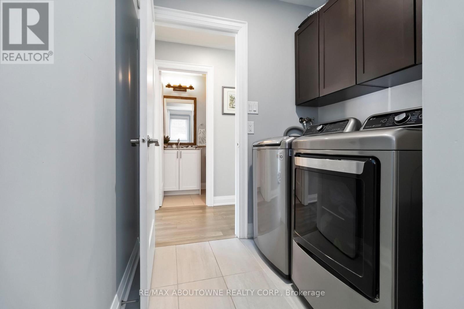 2286 Dunforest Crescent, Oakville, Ontario  L6M 4X3 - Photo 12 - W12491924