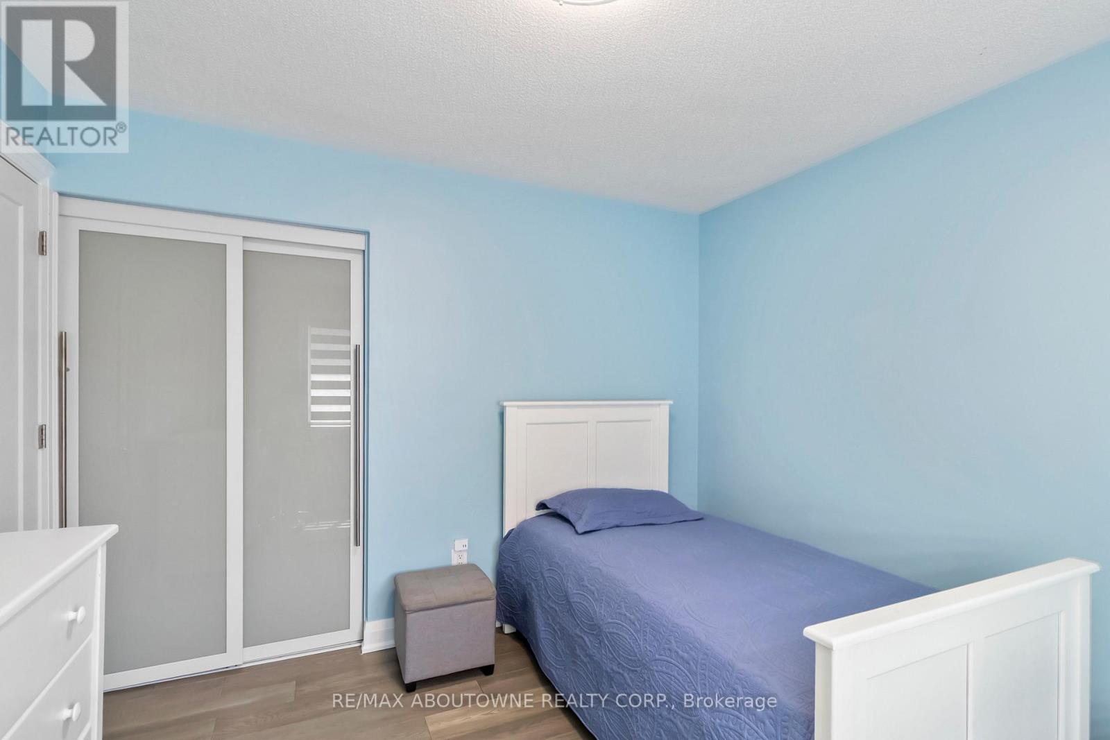 2286 Dunforest Crescent, Oakville, Ontario  L6M 4X3 - Photo 15 - W12491924