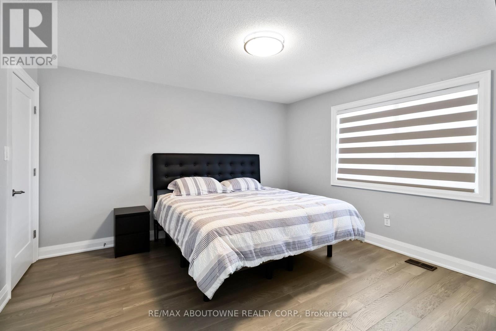 2286 Dunforest Crescent, Oakville, Ontario  L6M 4X3 - Photo 19 - W12491924