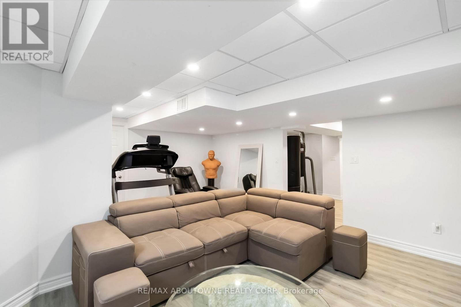 2286 Dunforest Crescent, Oakville, Ontario  L6M 4X3 - Photo 24 - W12491924