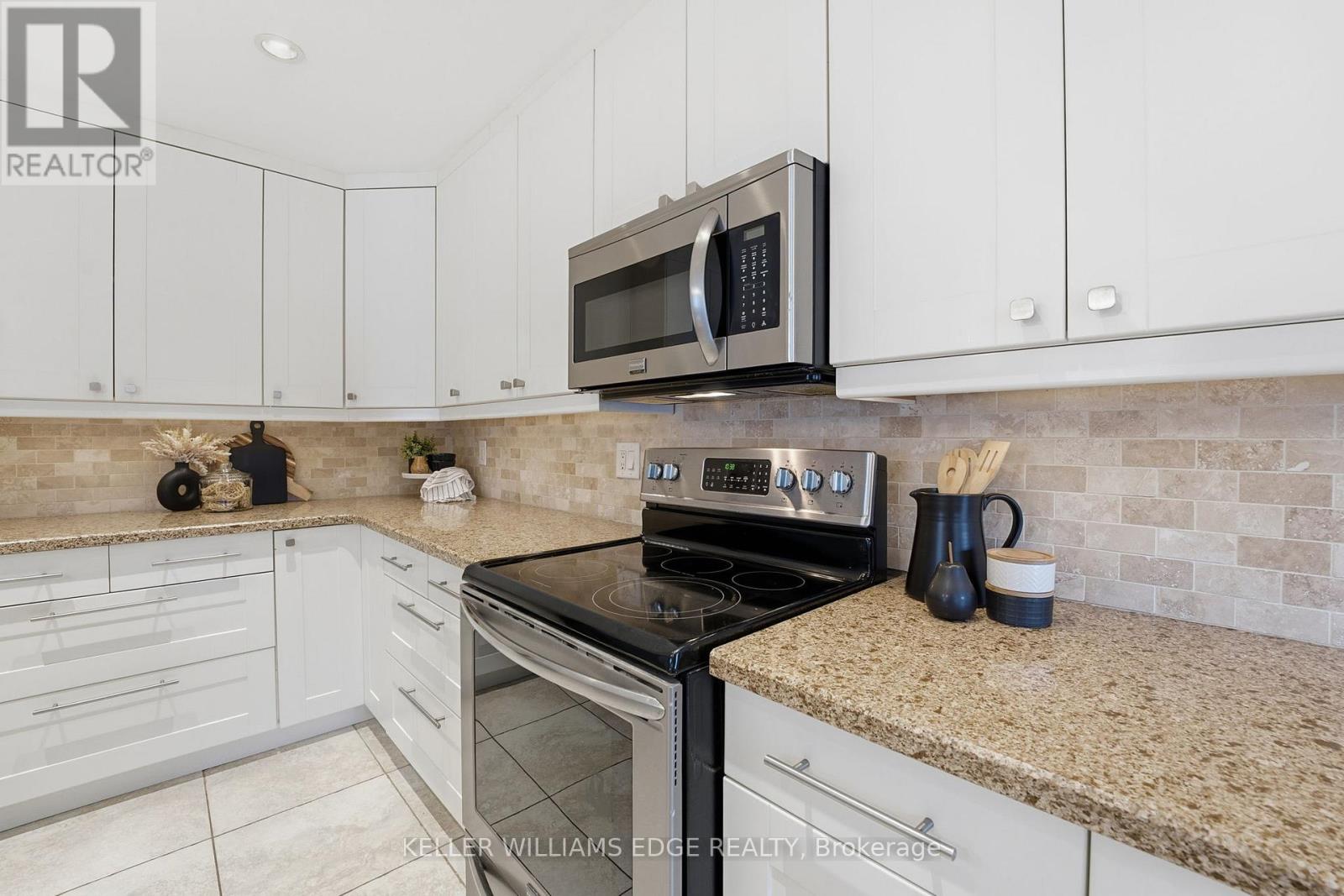 16 - 2200 Glenwood School Drive, Burlington, Ontario  L7R 4H5 - Photo 9 - W12491956