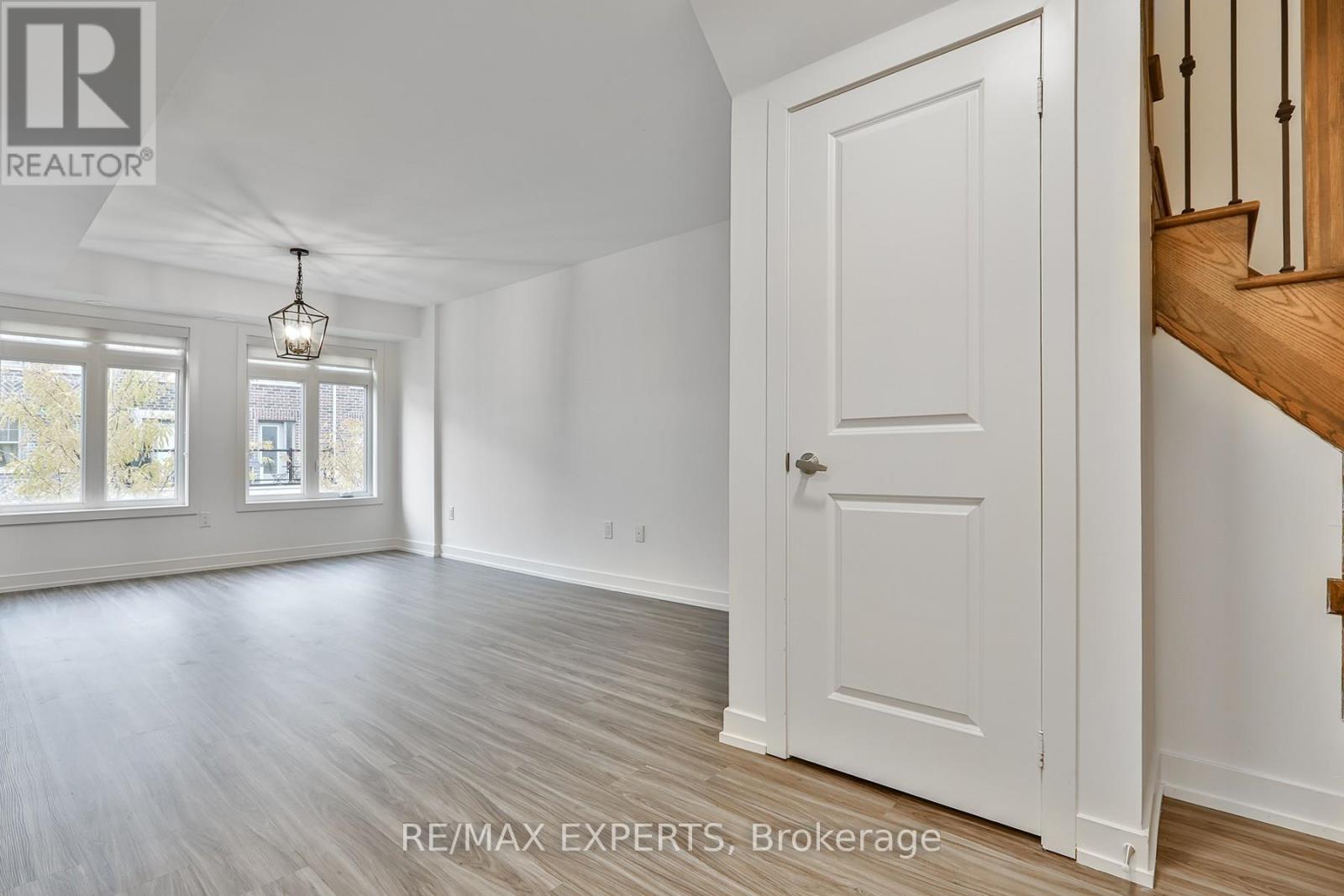 Property at 275 - 60 PARROTTA DRIVE image 3