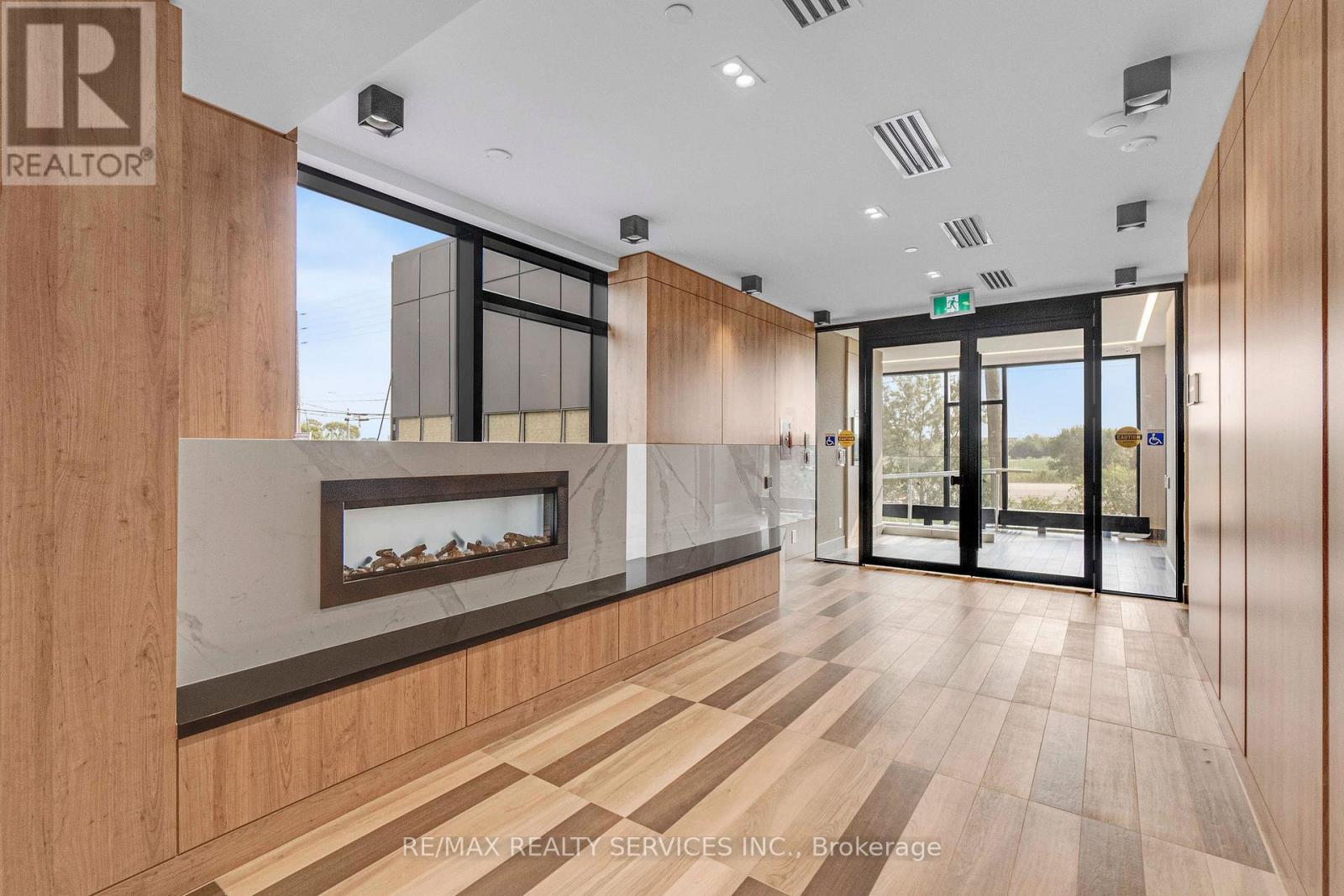 1206 - 345 Wheat Boom Drive, Oakville, Ontario  L6H 7X4 - Photo 2 - W12491970