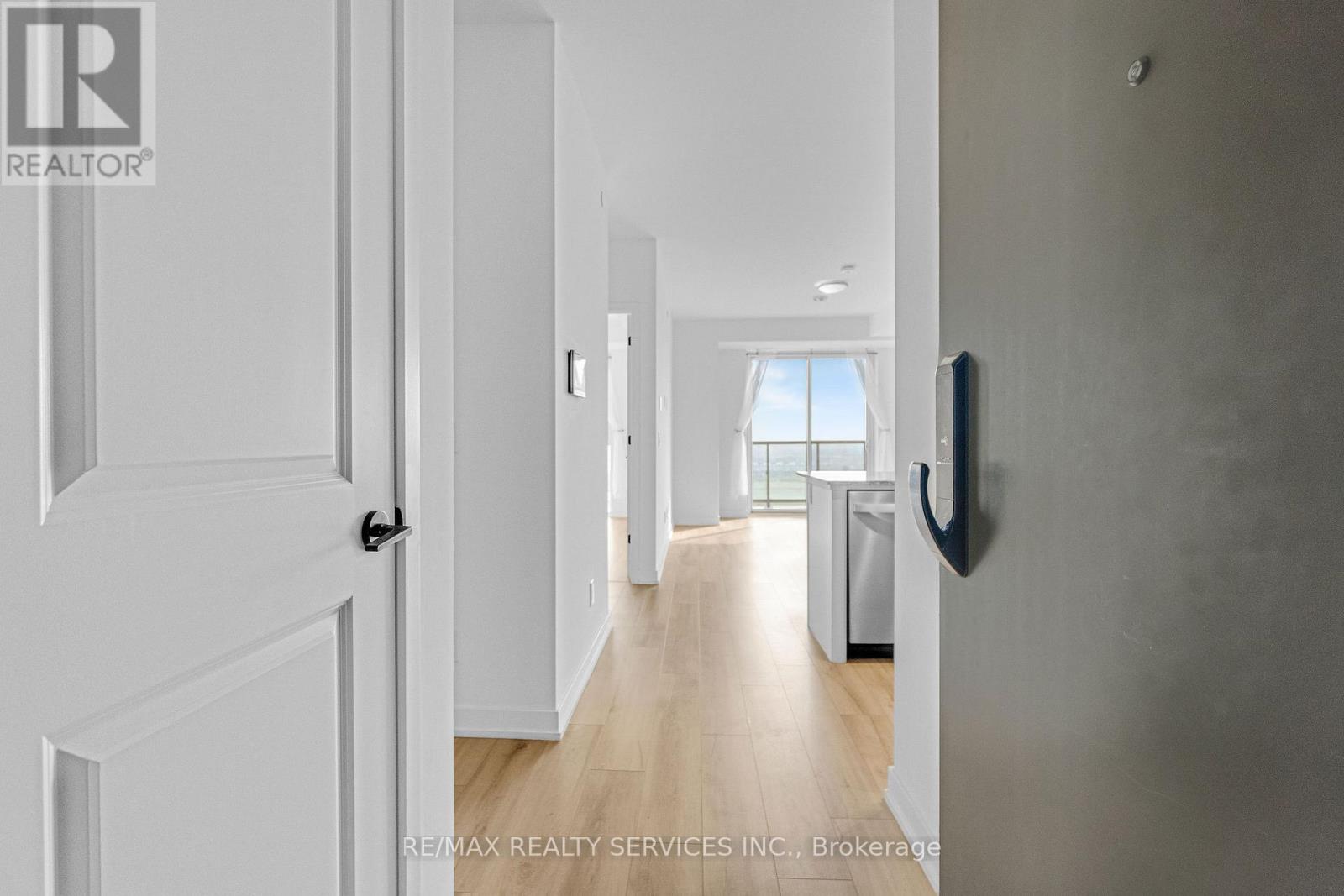 1206 - 345 Wheat Boom Drive, Oakville, Ontario  L6H 7X4 - Photo 3 - W12491970