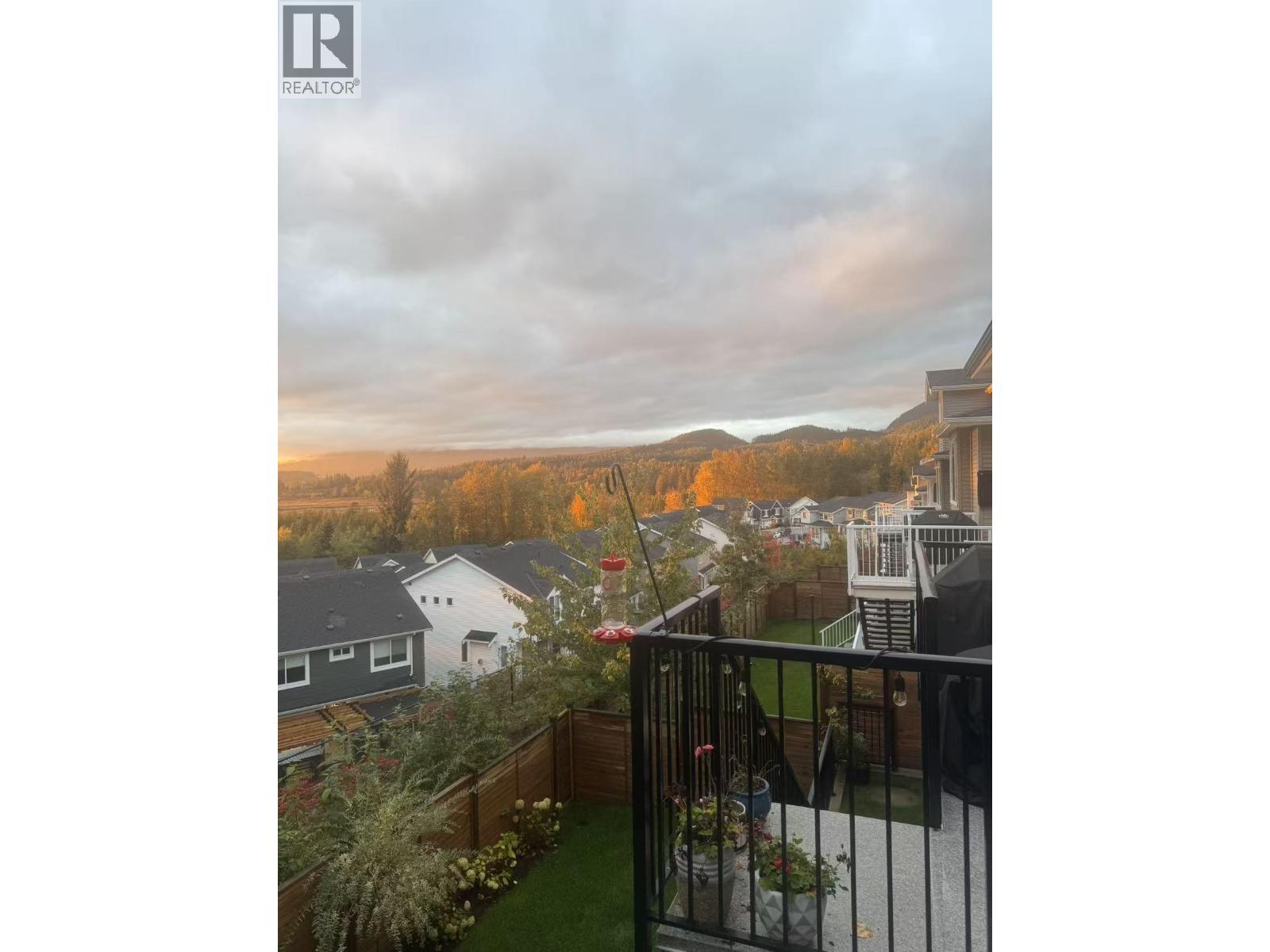 Upper Level 14033 Buckels Drive, Maple Ridge, British Columbia  V4R 0B8 - Photo 5 - R3063303