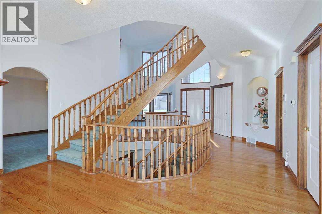 57 Hamptons Circle Nw, Calgary, Alberta  T3A 5T2 - Photo 3 - A2261456