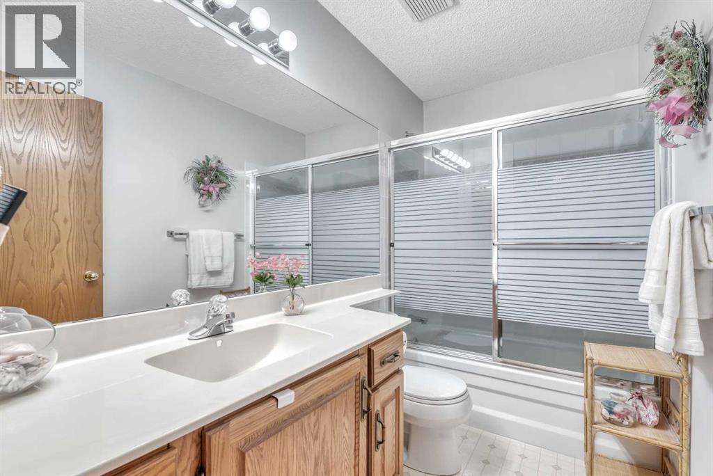 517 Lakeside Greens Place, Chestermere, Alberta  T1X 1C6 - Photo 33 - A2266967