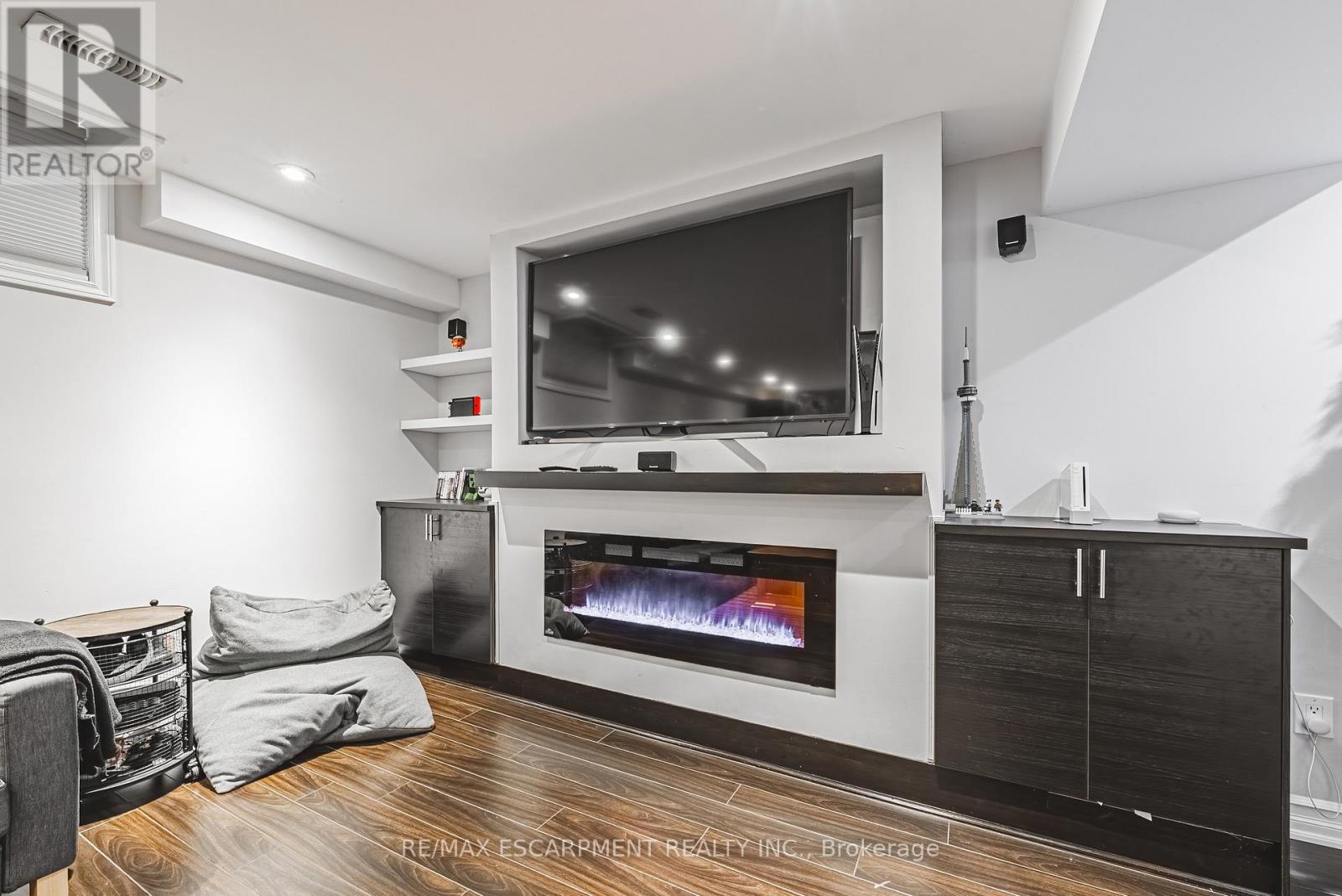 8 Matteo Trail, Hamilton, Ontario  L9B 0E8 - Photo 24 - X12491590