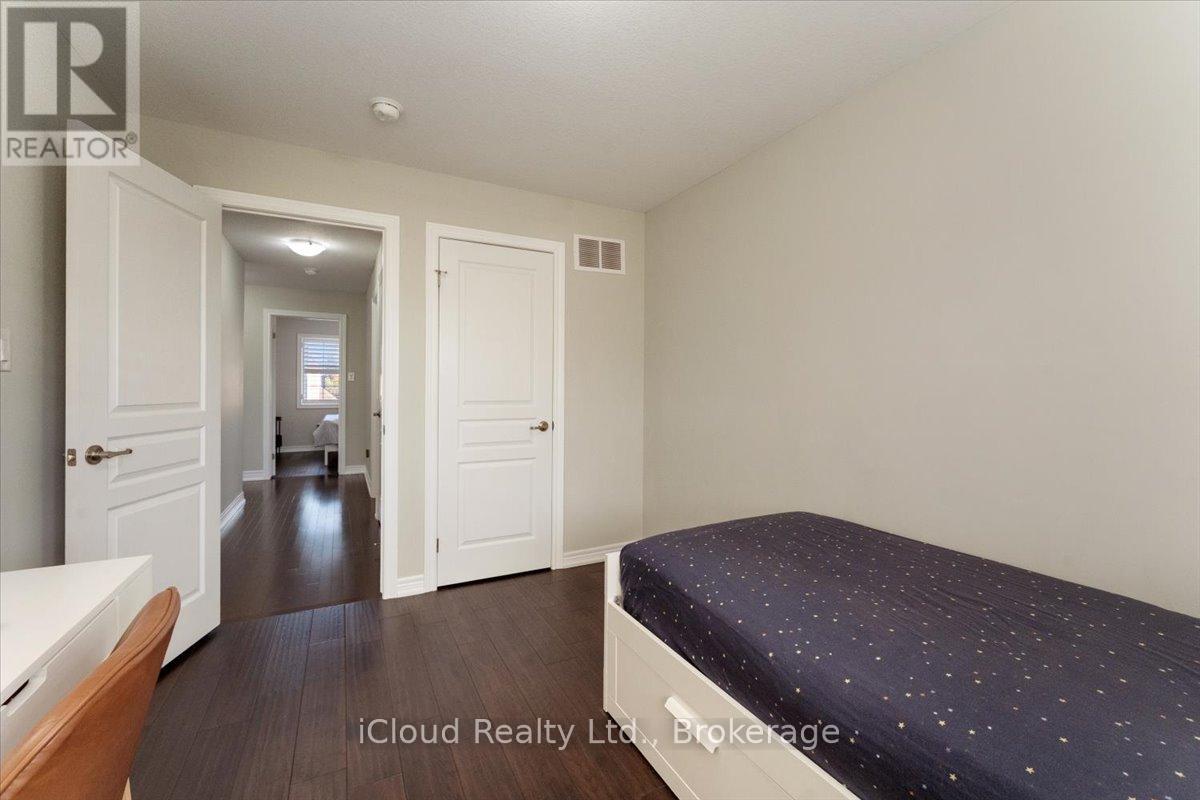 115 Echovalley Drive, Hamilton, Ontario  L8J 0H1 - Photo 23 - X12491604