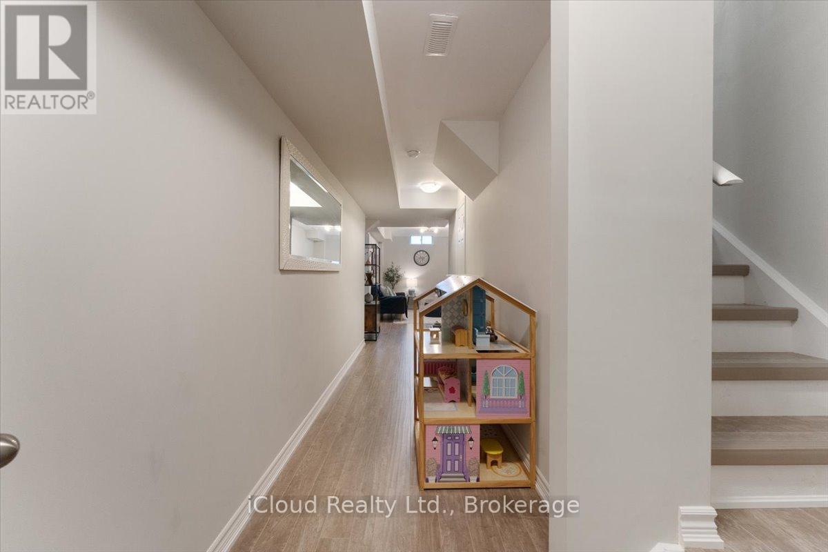 115 Echovalley Drive, Hamilton, Ontario  L8J 0H1 - Photo 29 - X12491604