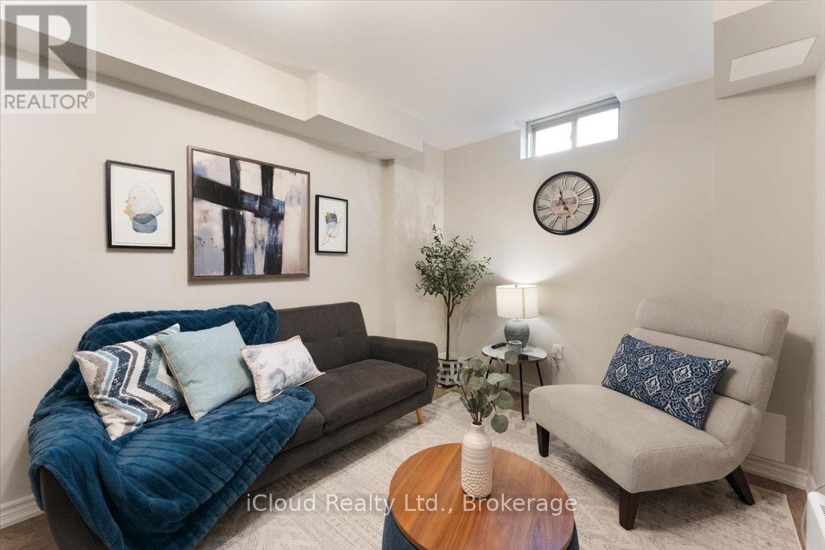 115 Echovalley Drive, Hamilton, Ontario  L8J 0H1 - Photo 31 - X12491604