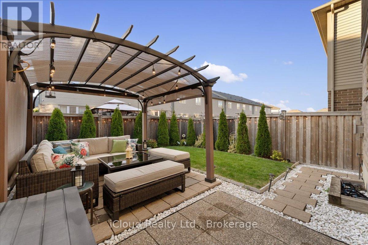 115 Echovalley Drive, Hamilton, Ontario  L8J 0H1 - Photo 34 - X12491604