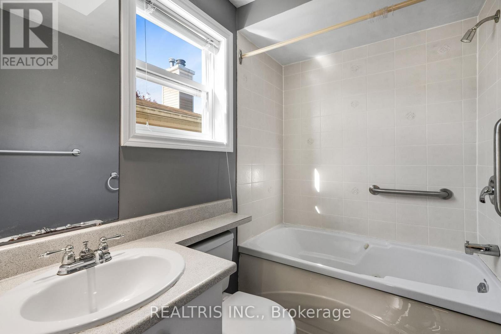 1598 Meadowfield Place, Ottawa, Ontario  K1C 5V6 - Photo 19 - X12491716