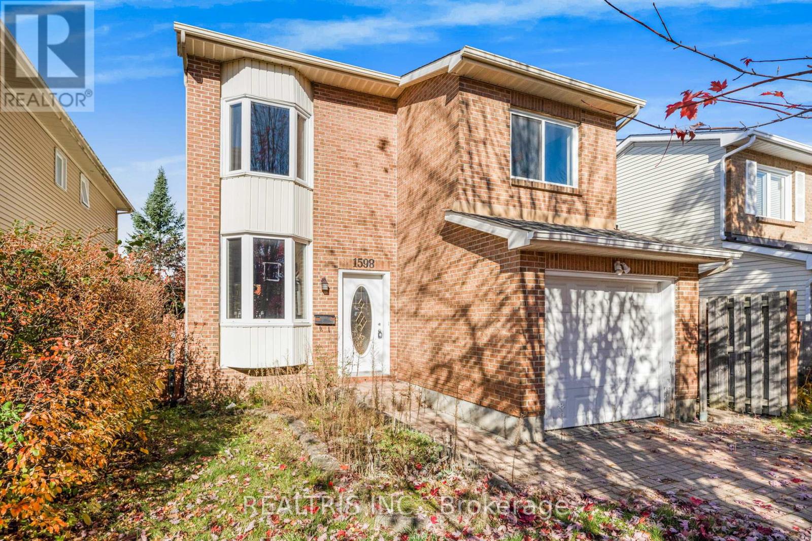 1598 Meadowfield Place, Ottawa, Ontario  K1C 5V6 - Photo 2 - X12491716