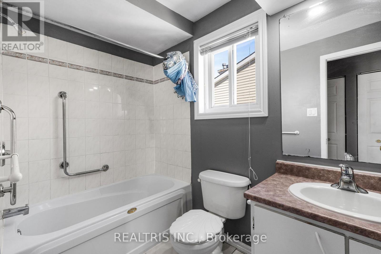 1598 Meadowfield Place, Ottawa, Ontario  K1C 5V6 - Photo 20 - X12491716