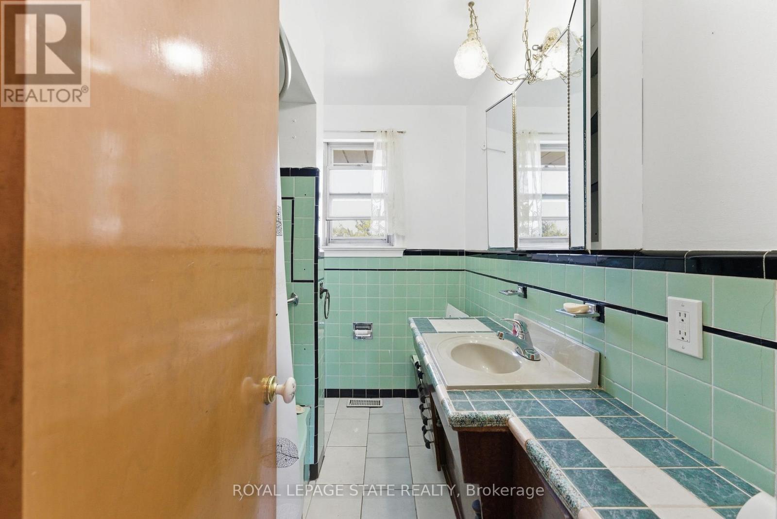 2088 Upper James Street, Hamilton, Ontario  L0R 1W0 - Photo 15 - X12491724