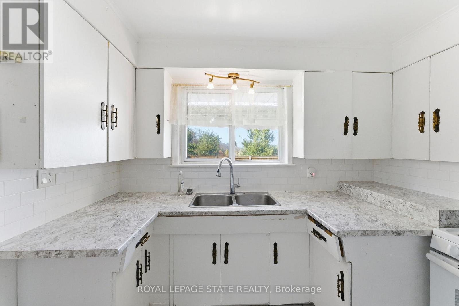 2088 Upper James Street, Hamilton, Ontario  L0R 1W0 - Photo 9 - X12491724