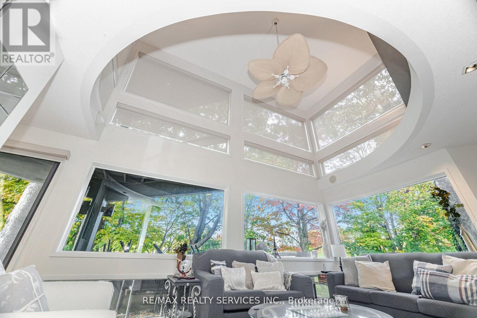 4296 Village Park Drive, Lincoln, Ontario  L3J 0J1 - Photo 12 - X12491838