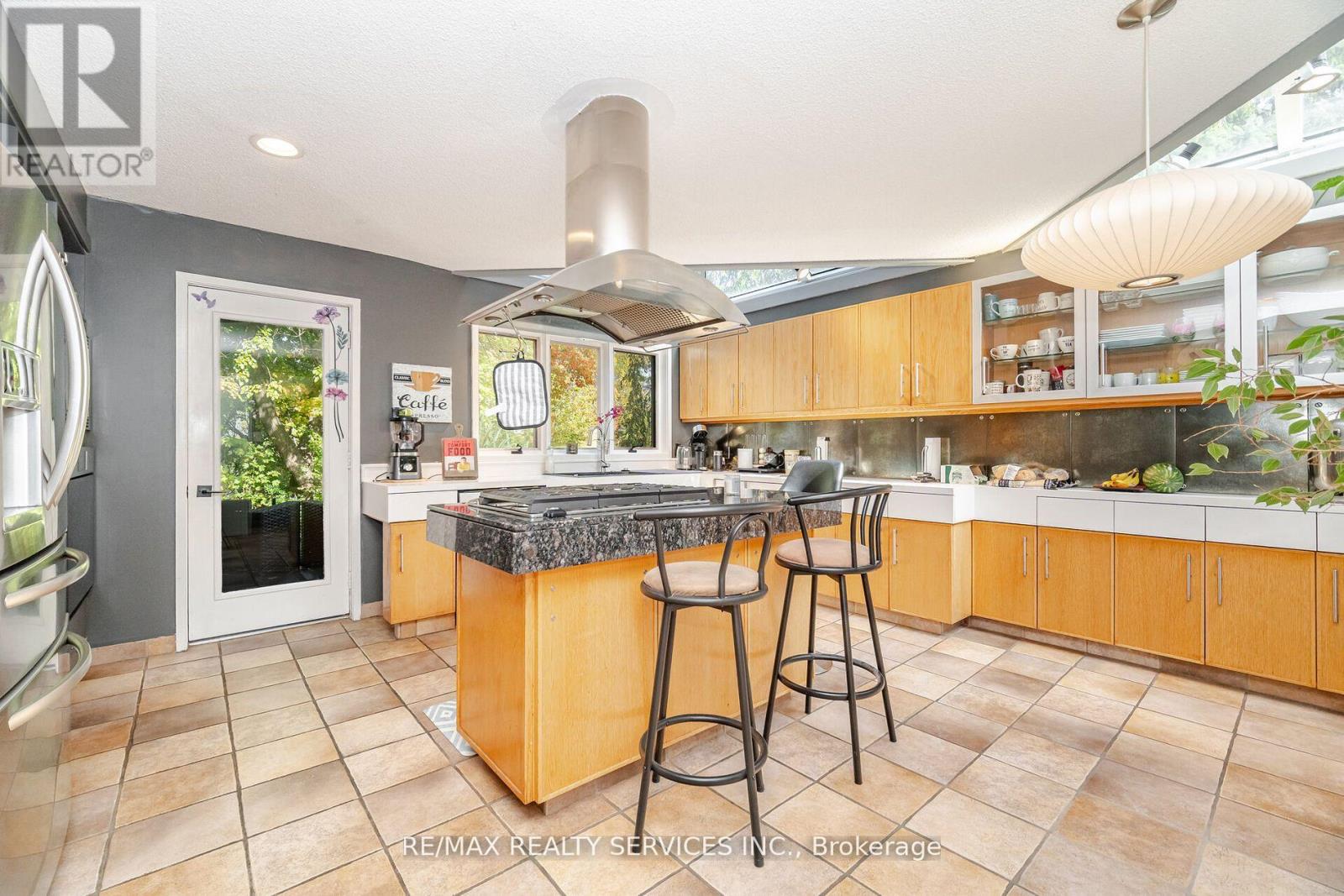 4296 Village Park Drive, Lincoln, Ontario  L3J 0J1 - Photo 16 - X12491838