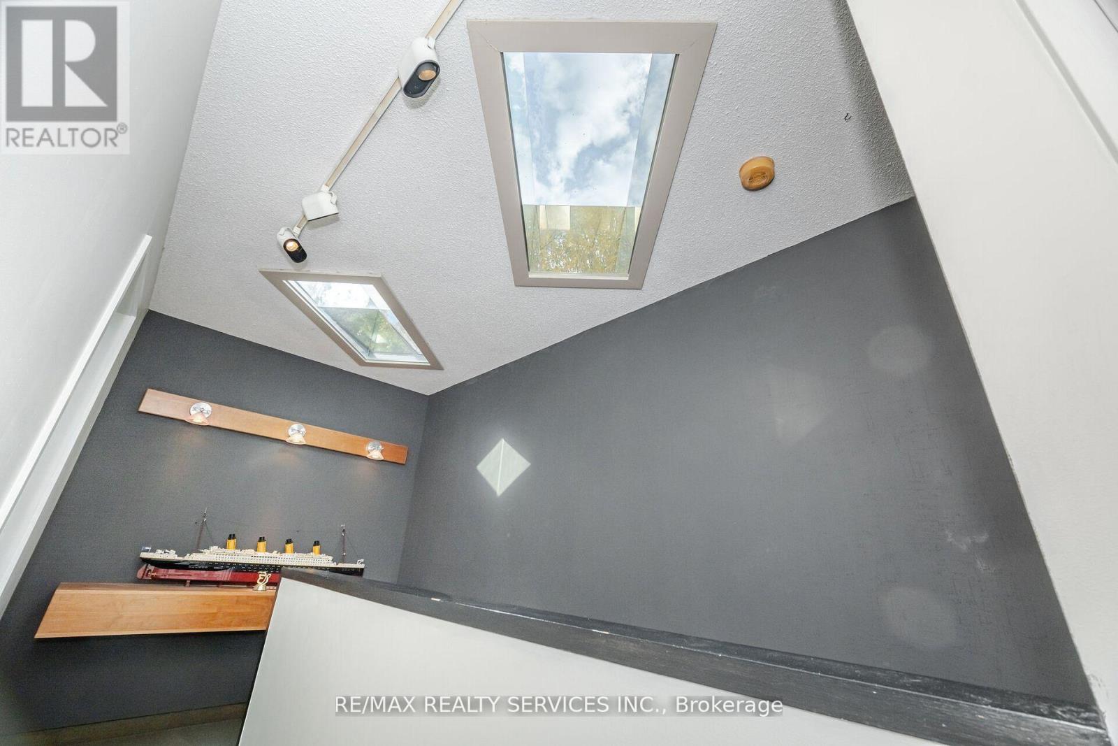 4296 Village Park Drive, Lincoln, Ontario  L3J 0J1 - Photo 28 - X12491838