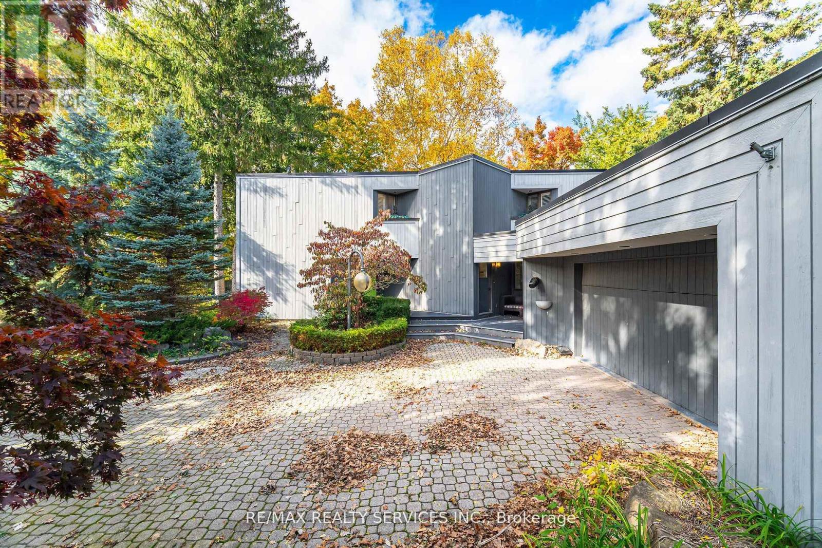 4296 Village Park Drive, Lincoln, Ontario  L3J 0J1 - Photo 3 - X12491838