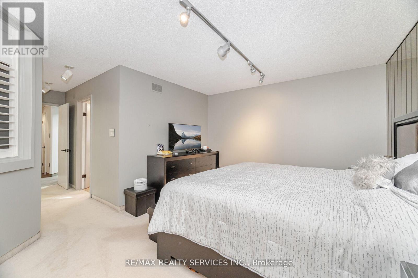 4296 Village Park Drive, Lincoln, Ontario  L3J 0J1 - Photo 33 - X12491838