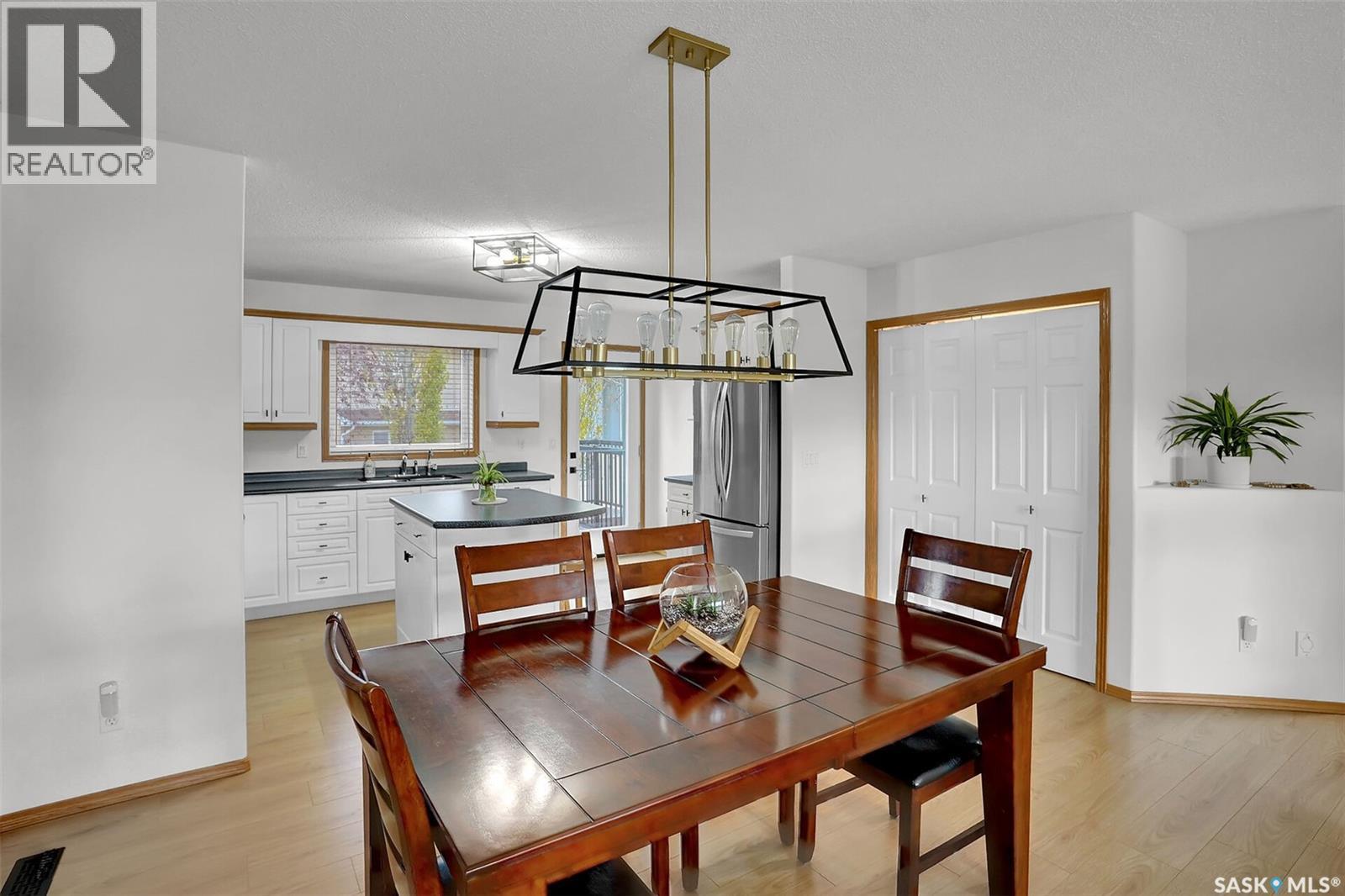 446 Fairway Road N, Regina, Saskatchewan  S4Y 1A2 - Photo 11 - SK022031