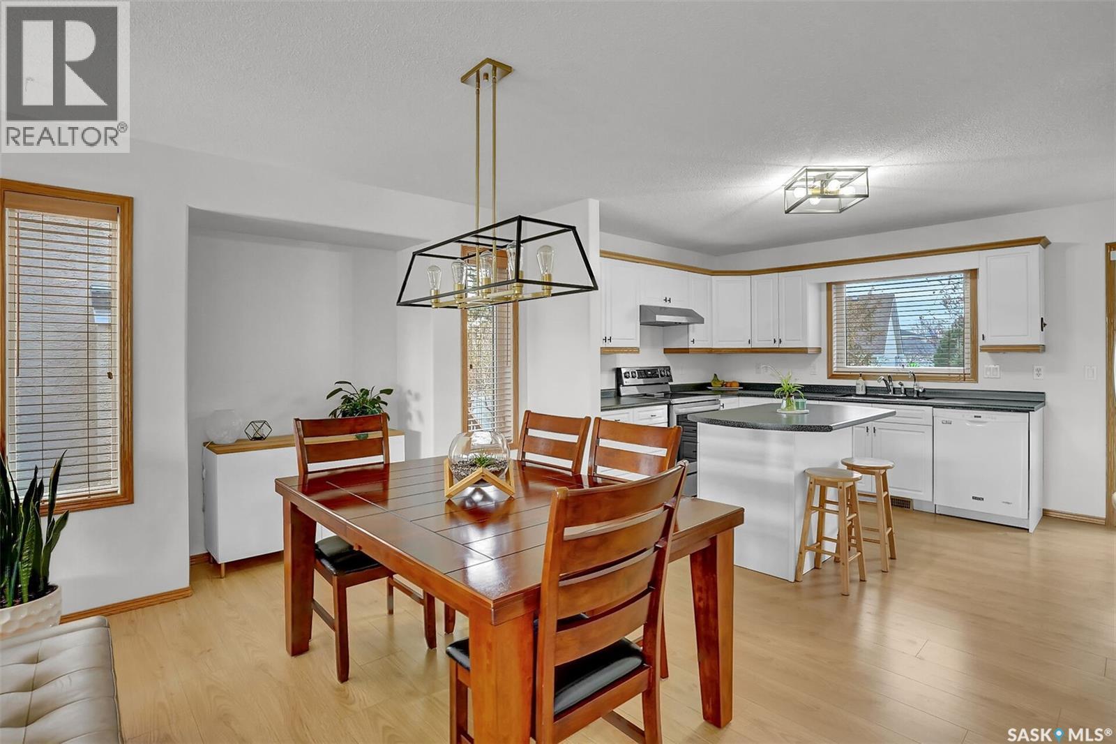 446 Fairway Road N, Regina, Saskatchewan  S4Y 1A2 - Photo 12 - SK022031