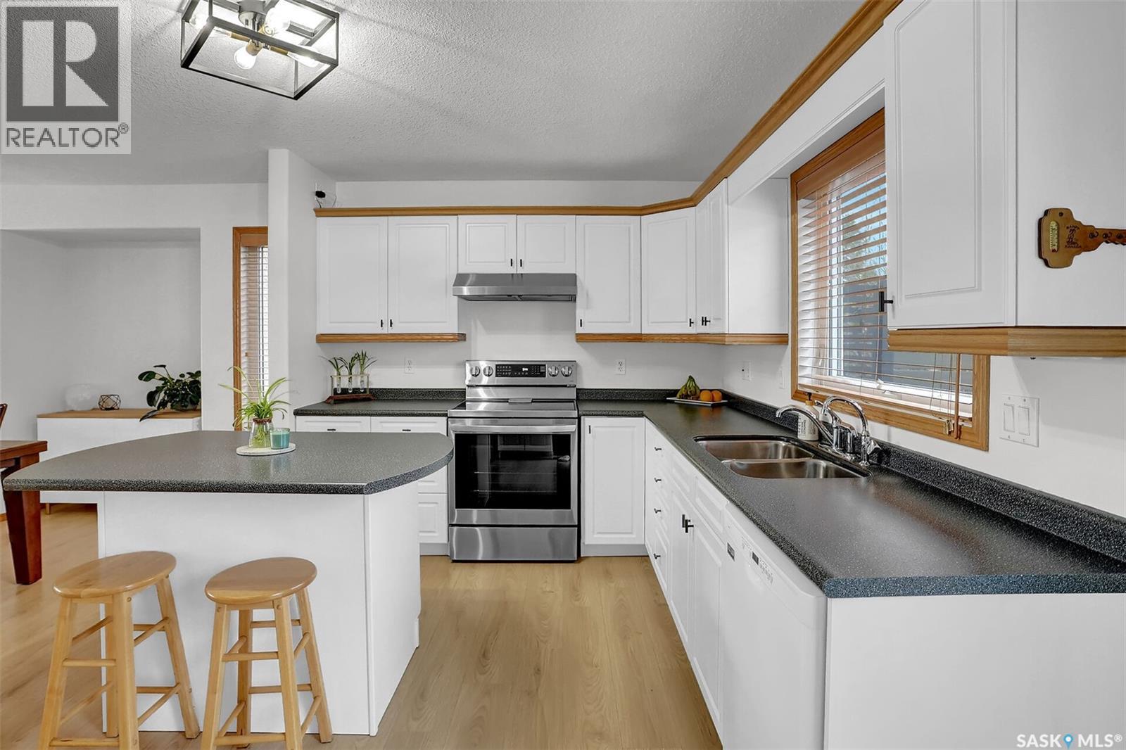 446 Fairway Road N, Regina, Saskatchewan  S4Y 1A2 - Photo 16 - SK022031