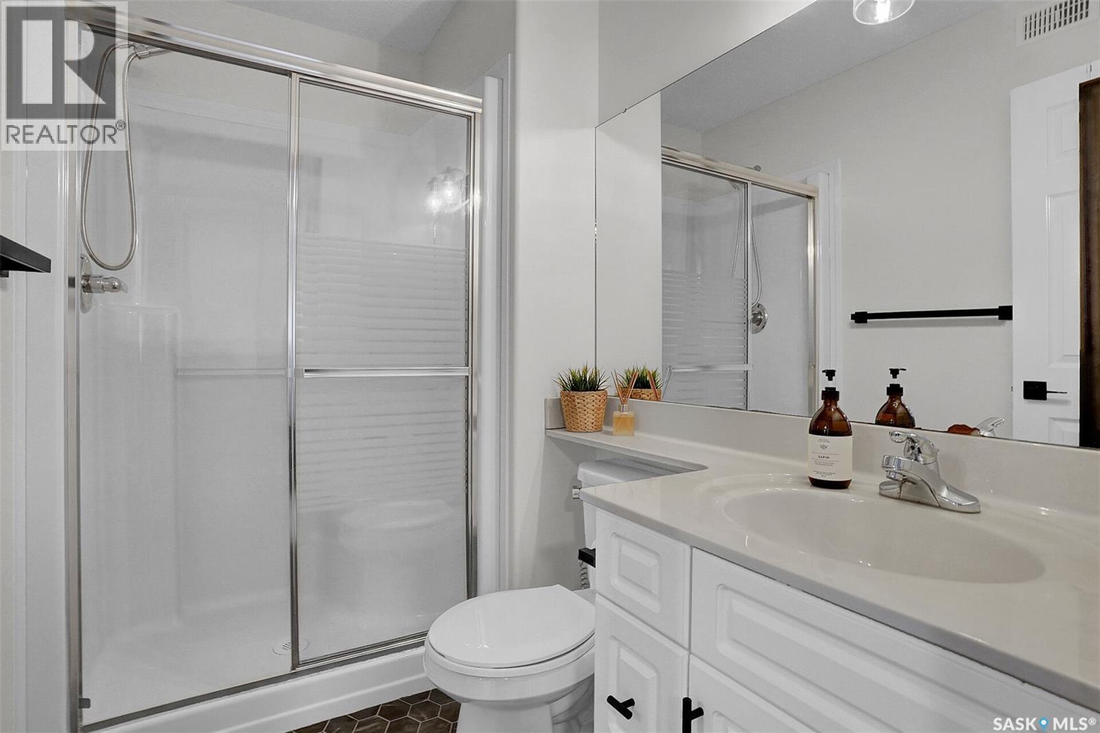 446 Fairway Road N, Regina, Saskatchewan  S4Y 1A2 - Photo 24 - SK022031