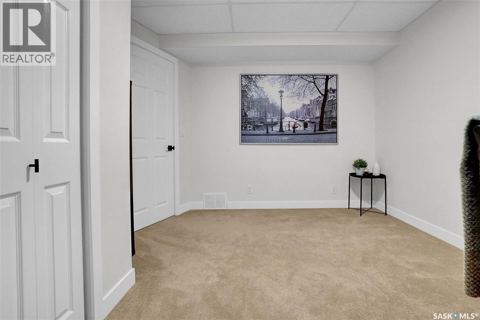 446 Fairway Road N, Regina, Saskatchewan  S4Y 1A2 - Photo 31 - SK022031