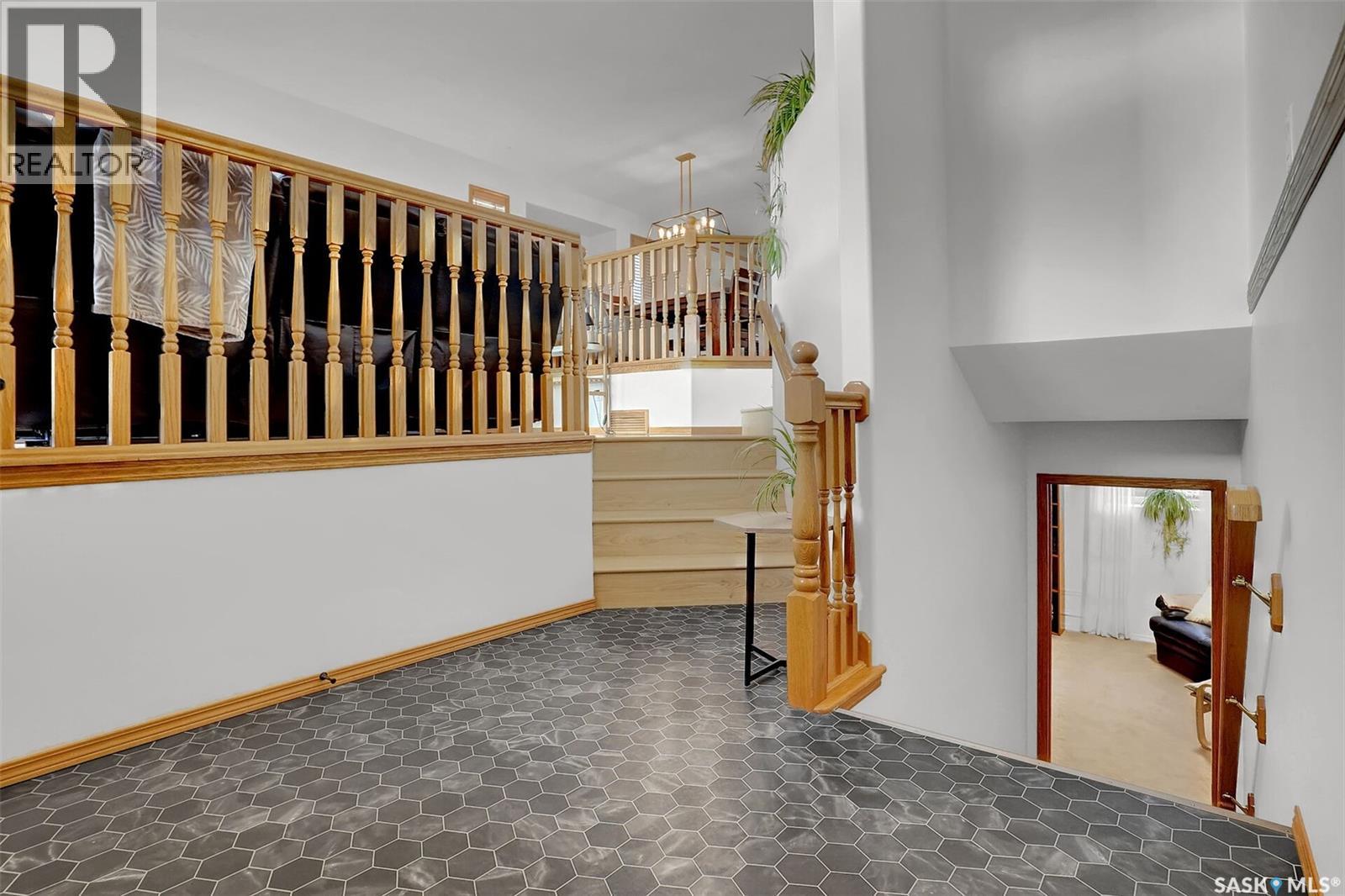 446 Fairway Road N, Regina, Saskatchewan  S4Y 1A2 - Photo 4 - SK022031