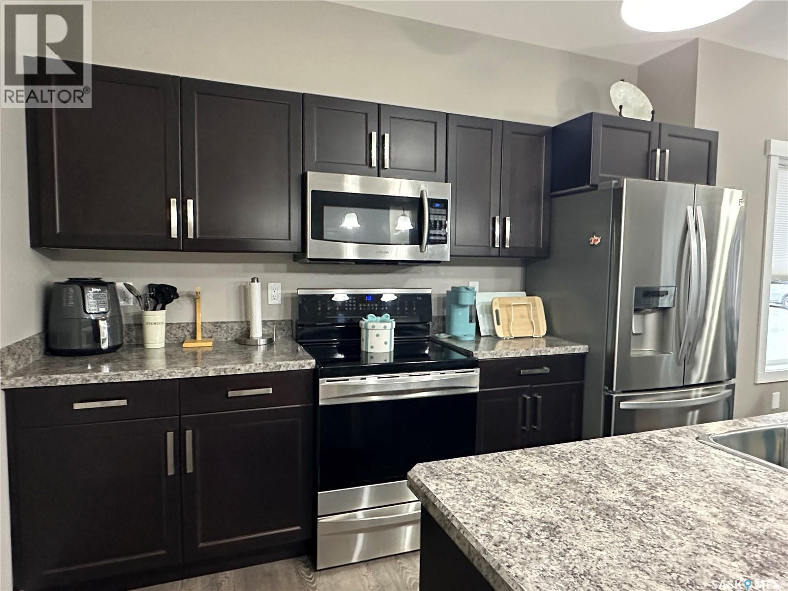 8 840 5th Street, Weyburn, Saskatchewan  S4H 3P2 - Photo 7 - SK022008