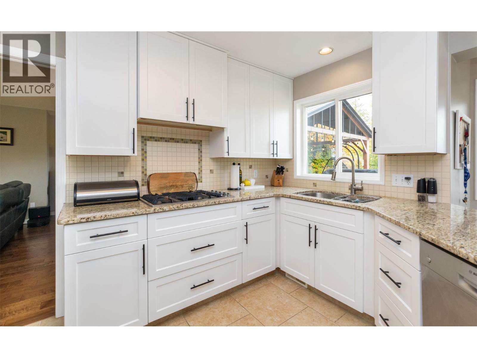 1681 18 Avenue Se, Salmon Arm, British Columbia  V1E 2M9 - Photo 15 - 10366921