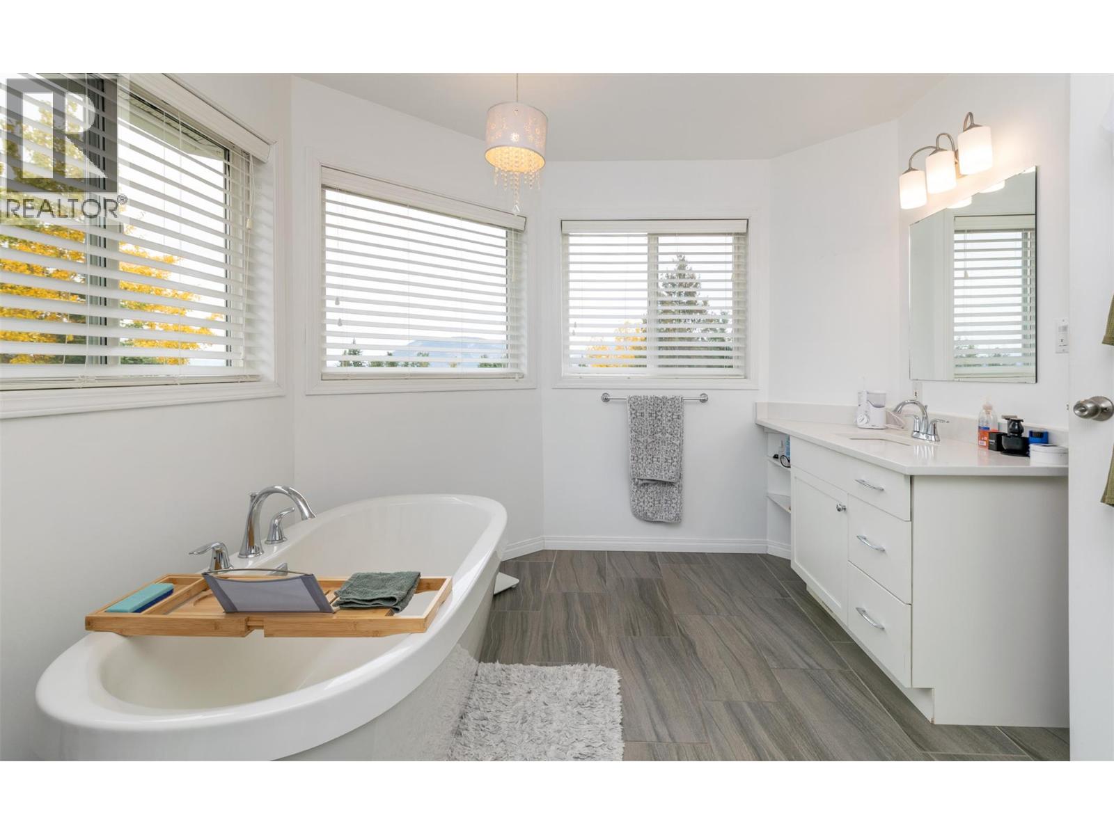 1681 18 Avenue Se, Salmon Arm, British Columbia  V1E 2M9 - Photo 35 - 10366921