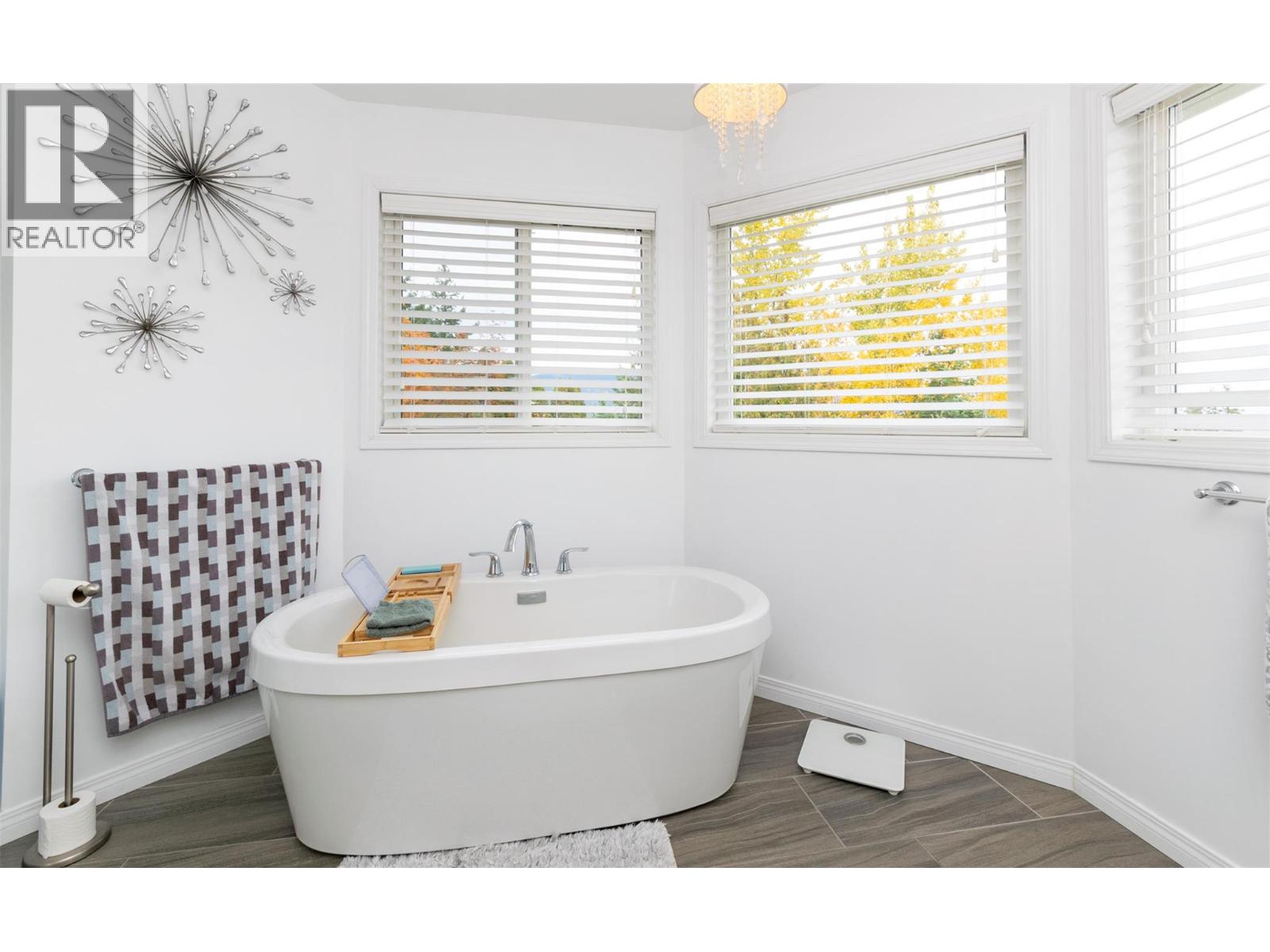 1681 18 Avenue Se, Salmon Arm, British Columbia  V1E 2M9 - Photo 39 - 10366921