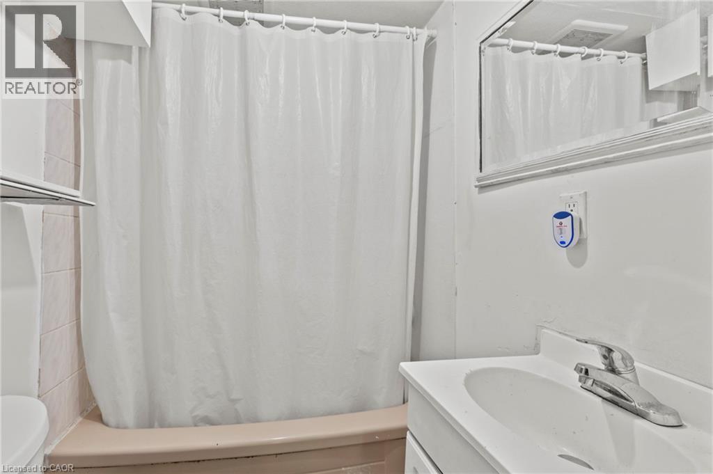 50 West 4th Street, Hamilton, Ontario  L9C 3M4 - Photo 19 - 40744264