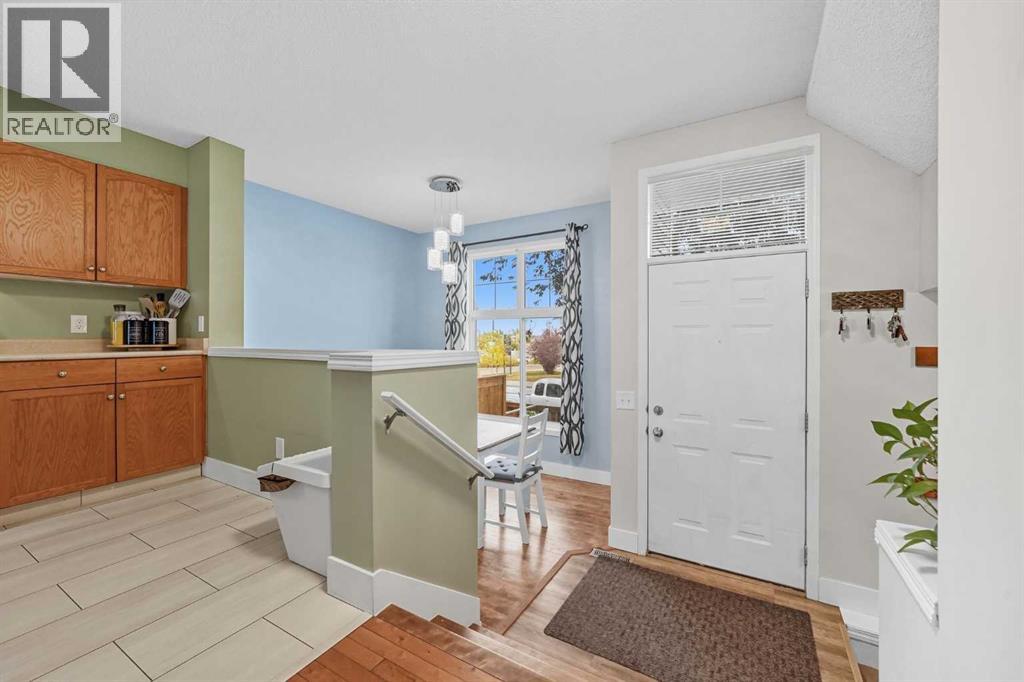 215 Mckenzie Towne Gate Se, Calgary, Alberta  T2Z 4G2 - Photo 2 - A2259893