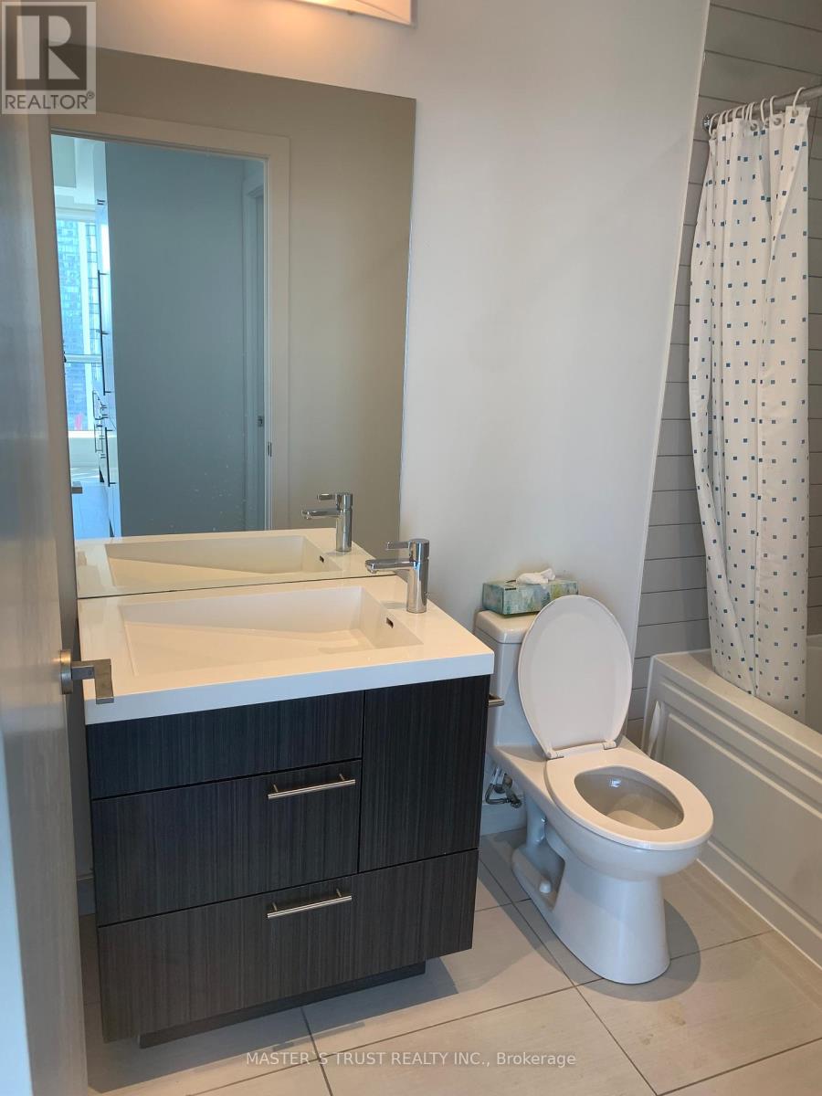 2406 - 30 Nelson Street, Toronto, Ontario  M5V 0H5 - Photo 12 - C12492026