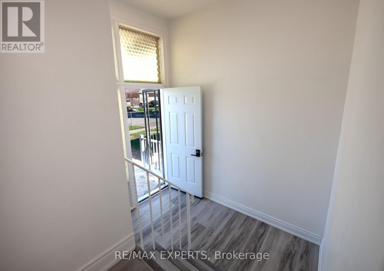 2 - 59 Bowhill Crescent, Toronto, Ontario  M2J 3S1 - Photo 3 - C12492064