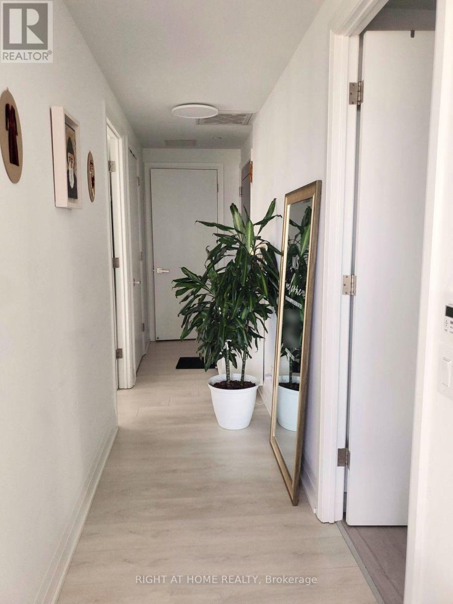 1308 - 33 Frederick Todd Way, Toronto, Ontario  M4G 0C9 - Photo 9 - C12492070